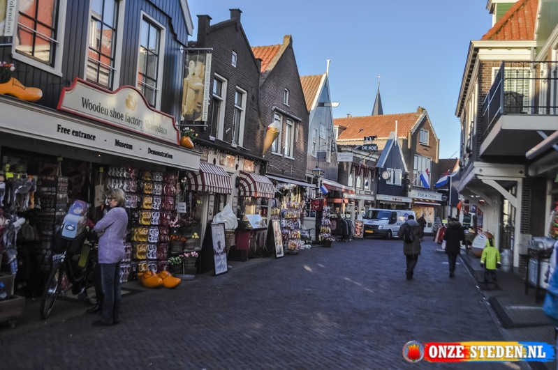 Street de Haven in Volendam