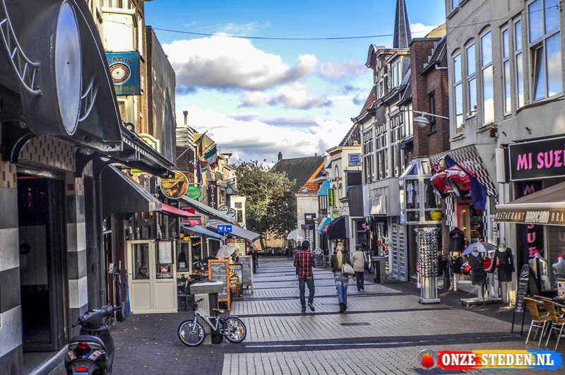 Kerkstraat في زاندفورت